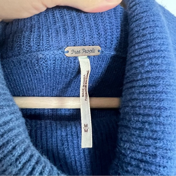 Free People Softly Structured Colorblock Oversized Turtleneck Sweater, Size M - Picture 5 of 8